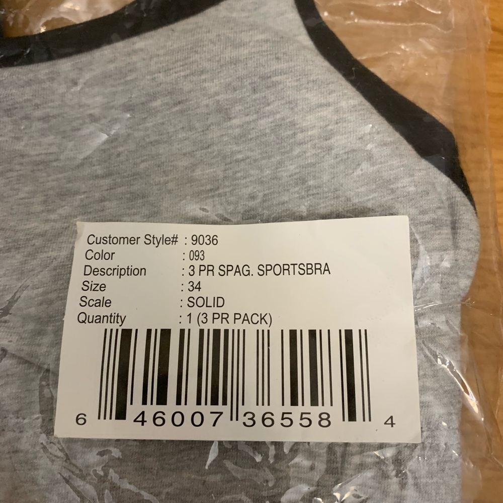 Sports bras - Picture 2 of 3